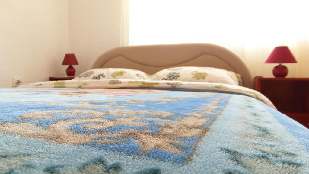 Apartment Tina Gracac Экстерьер фото